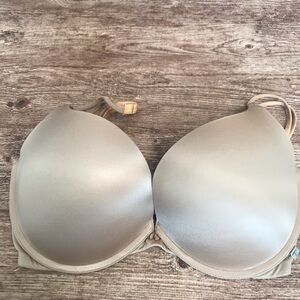 Victoria’s Secret Tan Bra